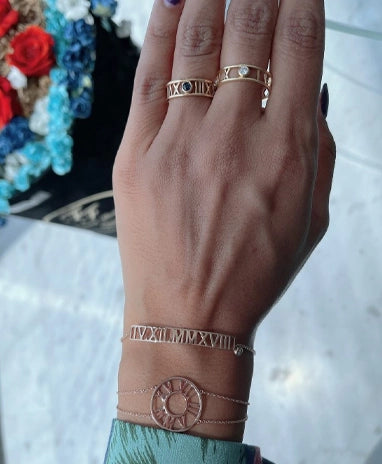 Zeeana Round Date Gold Bracelet