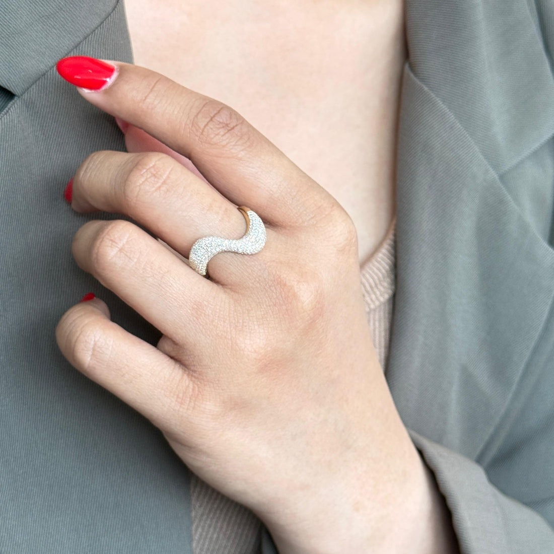 Luxury Edit Wave Ring