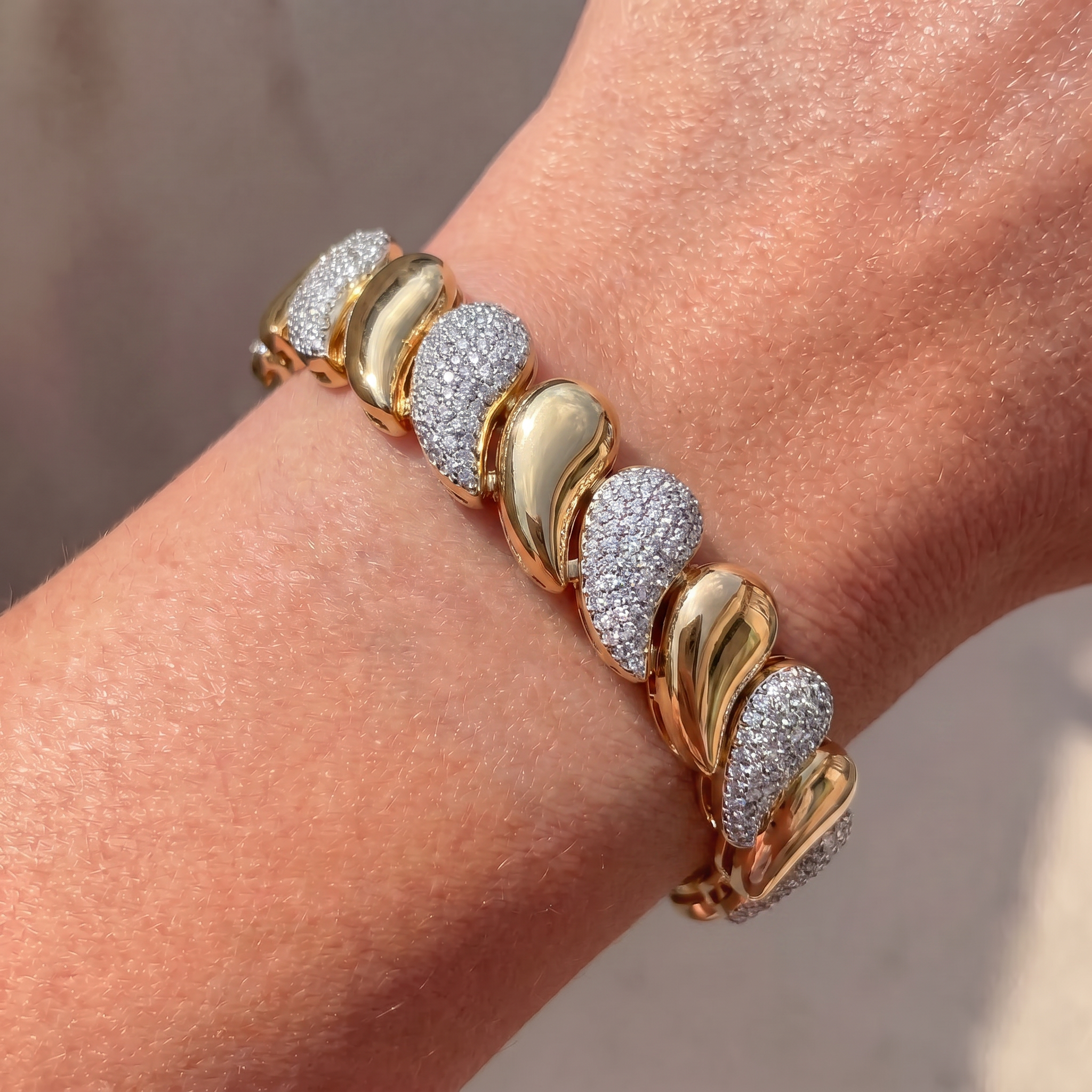 Golden Dewdrop Diamond Bracelet