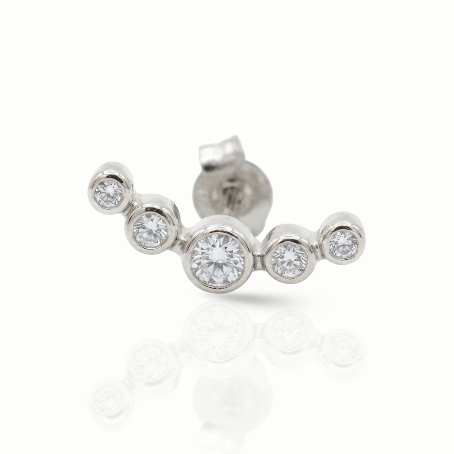 Timeless essentials 5 Diamonds Bezel Earring