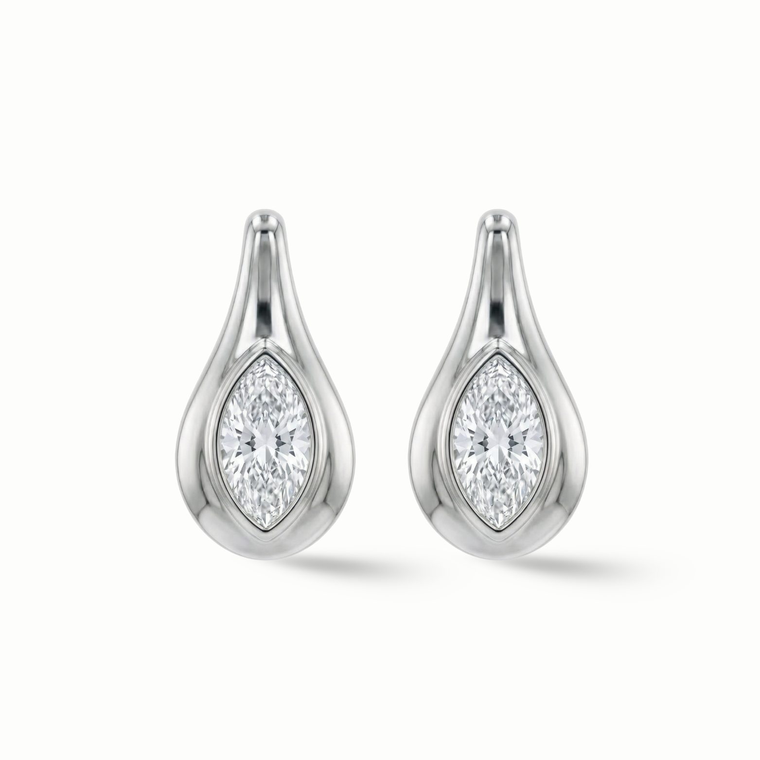 Amara Droplet Soliatire Huggies