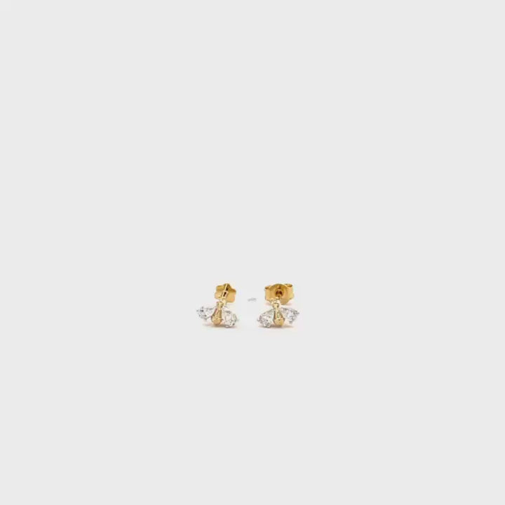 Timeless essentials Bee Ear Studs
